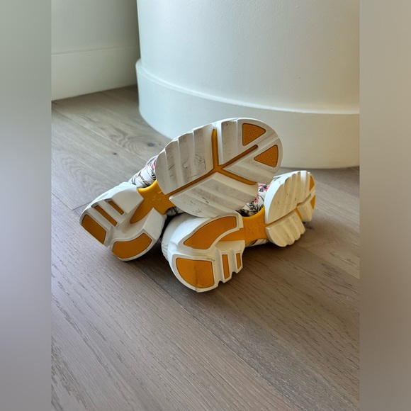 Christian Dior Floral Print Sneakers - Picture 3 of 6